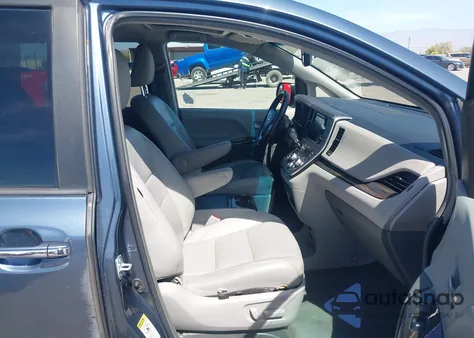 2016 Toyota Sienna Xle 8 Passenger from USA, damaged, VIN 5TDYK3DC3GS714537